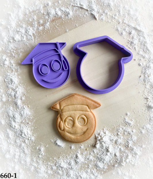 660-1* Graduation emoji cookie cutter