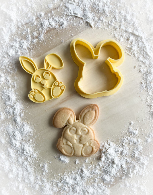 644* Bunny in egg cookie cutter