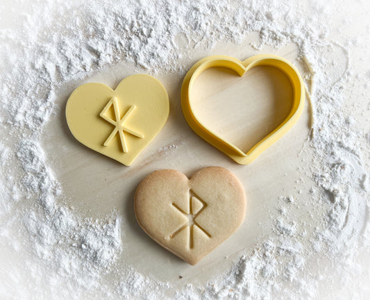 693* Rune in heart cookie cutter