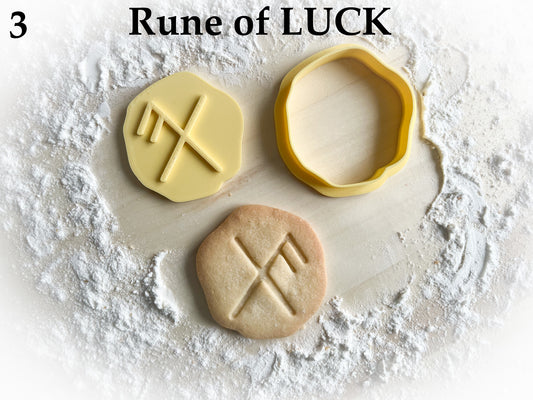 684-3* Rune of luck cookie cutter