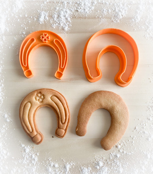 270* Horseshoe Cookie cutter and stamp