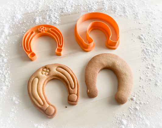 270* Horseshoe Cookie cutter and stamp