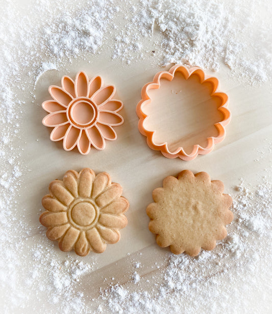 296* Sunflower Cookie cutter and stamp